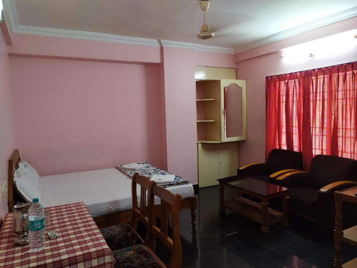 Manjalikulam Tourist Home Thiruvananthapuram Esterno foto